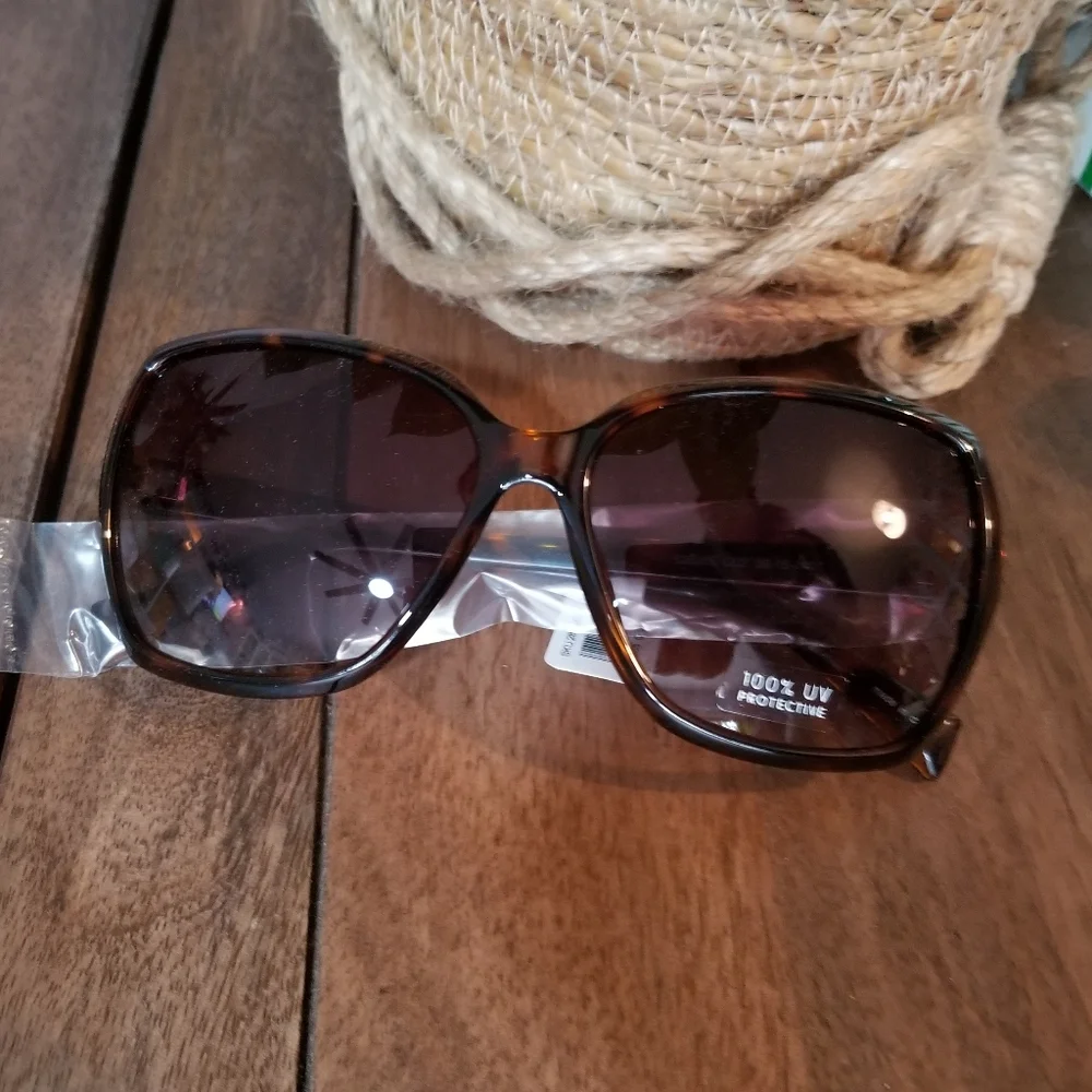 Ann Taylor Tortoise Shell Women's Sunglasses - Picture 6 of 8